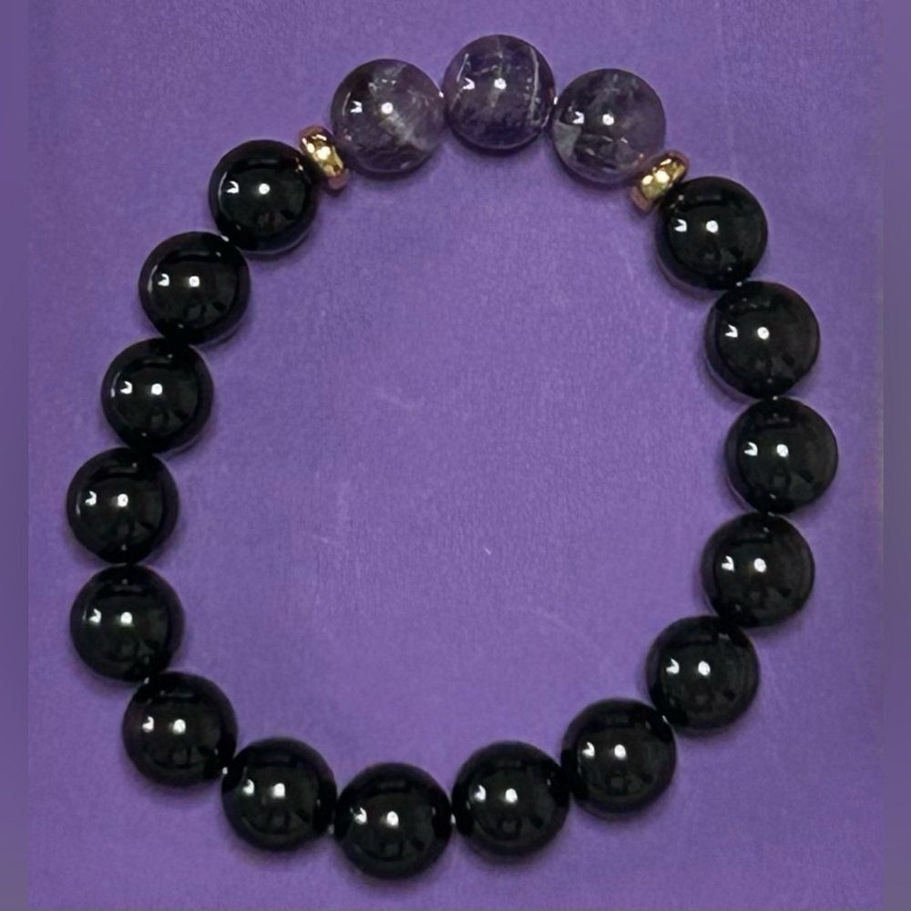 handmade beaded bracelet - amethyst and black onyx beads & gold plated spacers